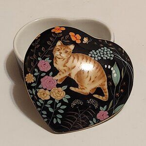 Cat and Flowers Porcelain Trinket HEART Box With Lid LEVCO Japan 1970s